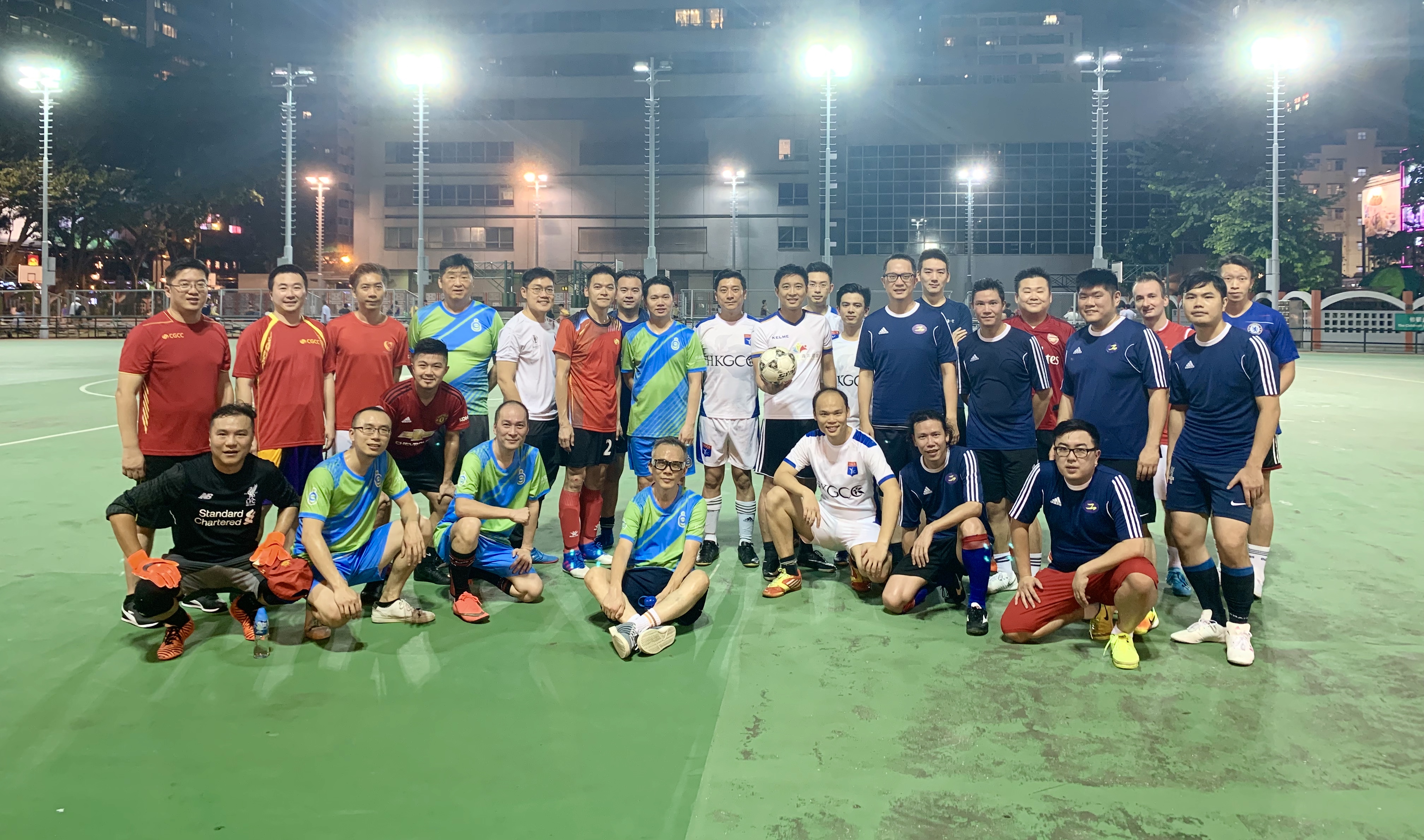 YEC Chairman Eric Fok led the club’s football team to participate in a friendly match.